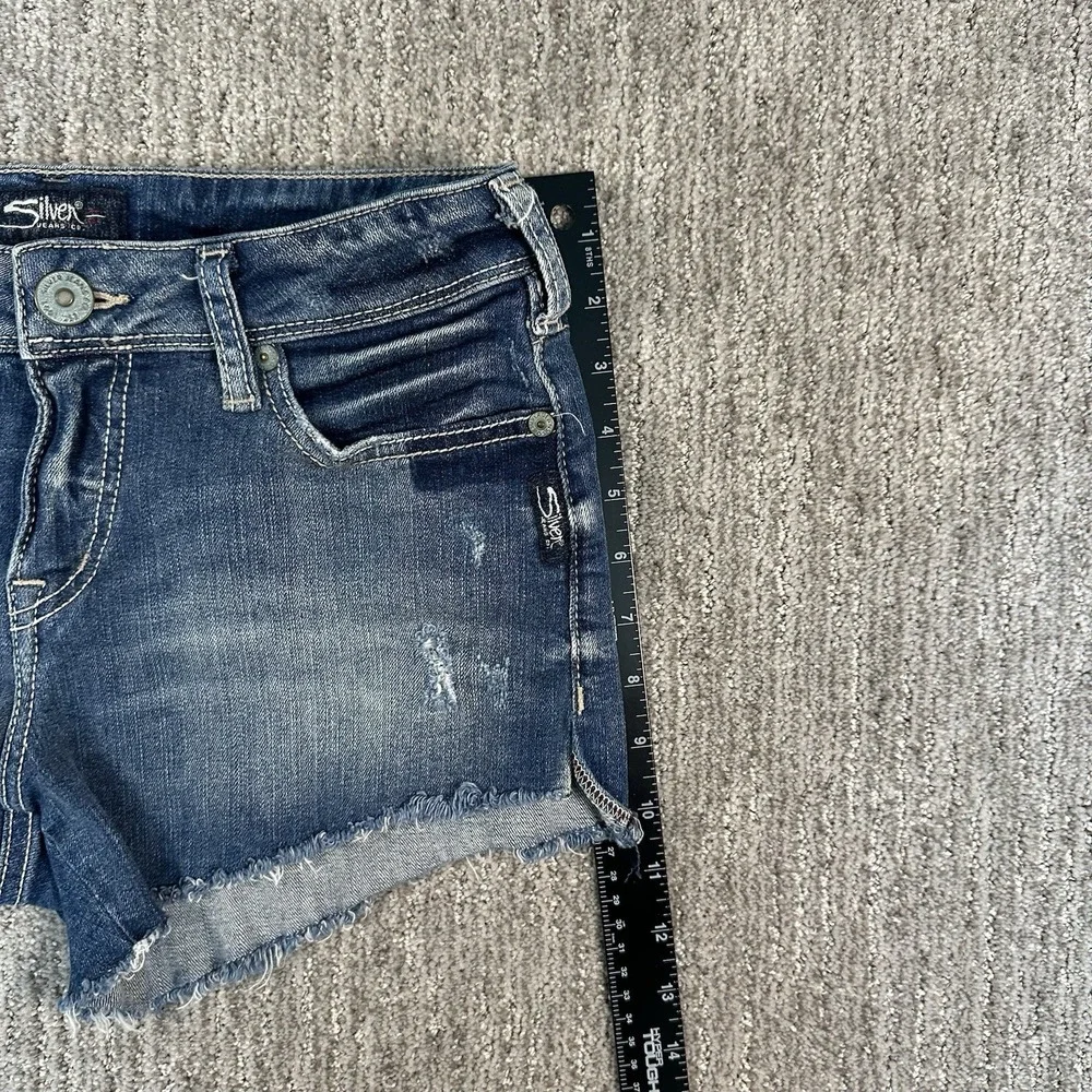Silver‎ Jeans Co. Berkley Short Women's Denim Cut Off Y2K Shorts Size 28/4